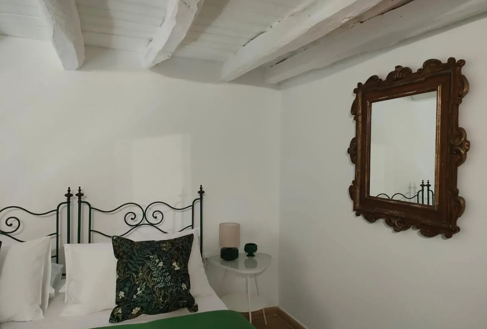 Liberty Green House Palermo 0*,